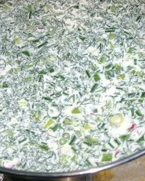 Окрошка на курином бульоне с редисом