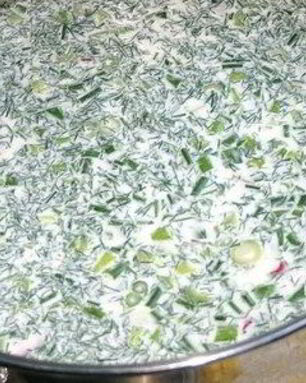 Окрошка на курином бульоне с редисом