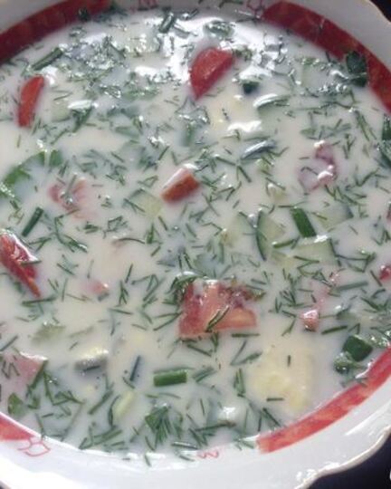Рецепт окрошки с куриной грудкой и помидорами
