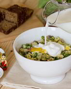 Окрошка с мясом на кефире