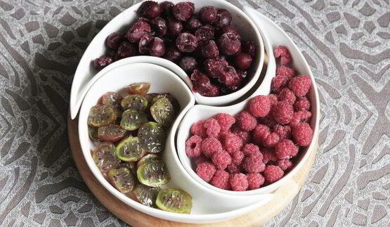 окрошка с ревенем и сибирскими ягодами