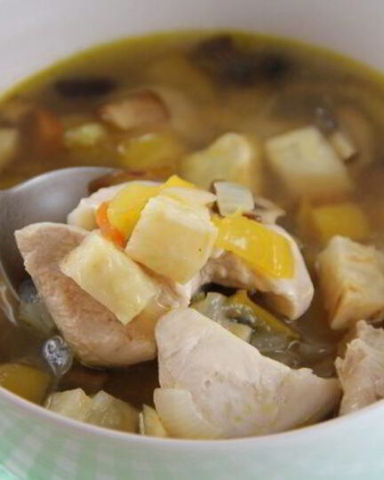 Рецепт куриного супа с запеченными овощами и розмарином