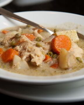 Овощной суп с курицей