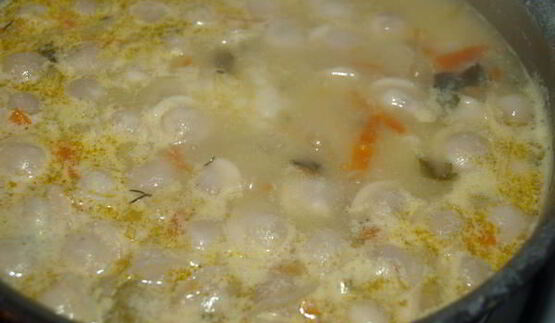 суп овощной с пельменями