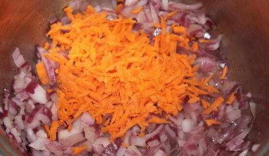 запеченный овощной суп с горгонзолой и шалфеем