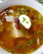 Рассольник с консервированной фасолью и солеными помидорами