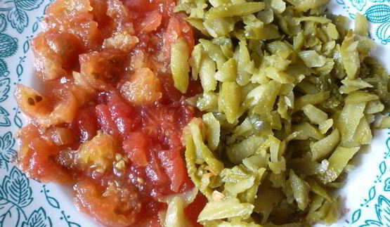 рассольник с консервированной фасолью и солеными помидорами