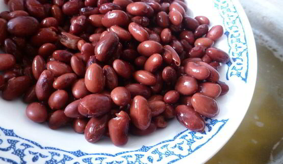 рассольник с консервированной фасолью и солеными помидорами