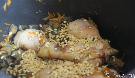 рассольник с лесными грибами в мультиварке