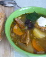 Щи из квашеной капусты с белыми грибами и айвой