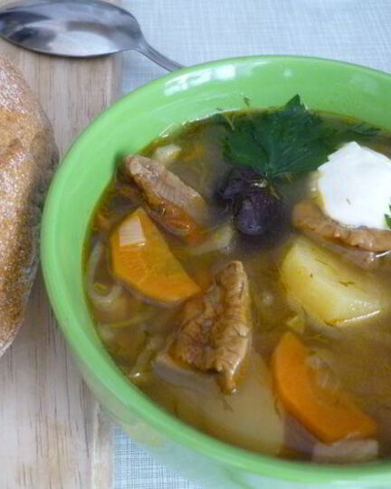 Рецепт щей из квашеной капусты с белыми грибами и айвой