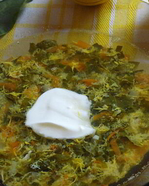 Щи из щавеля с перловкой