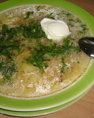 Щи кислые на курином бульоне