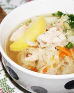 Щи с квашеной капустой, индейкой и копченой колбаской