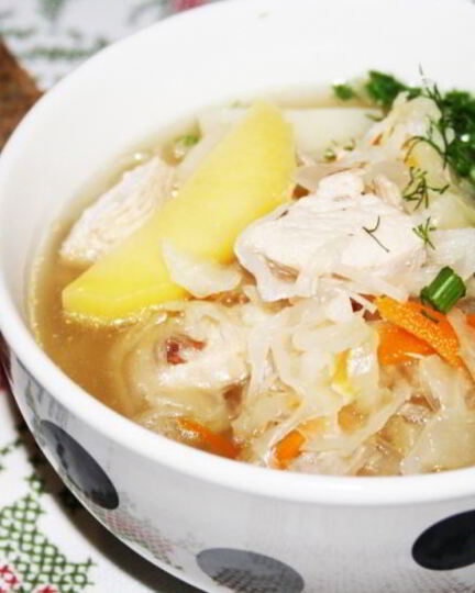 Рецепт щей с квашеной капустой, индейкой и копченой колбаской