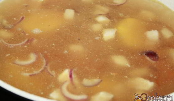 щи со свежей капустой и свиной грудинкой