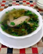 Зеленые щи с крапивой и щавелем с яйцом