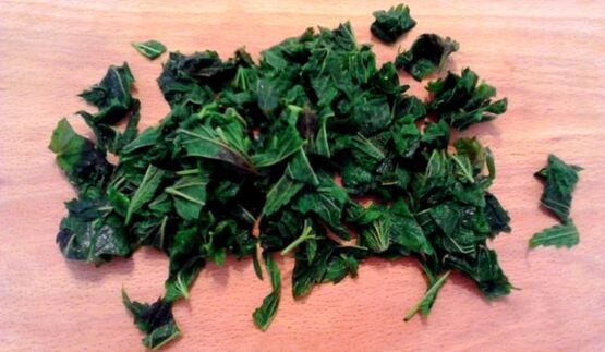 зеленые щи с крапивой и щавелем с яйцом