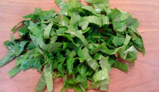 зеленые щи с крапивой и щавелем с яйцом