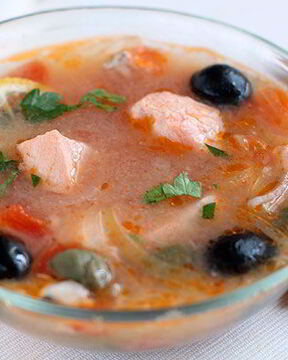 Рыбная солянка с семгой