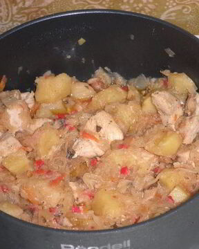 Солянка картофельная с квашеной капустой