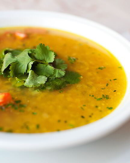 Рецепт супа из чечевицы с имбирем, томатами и кинзой