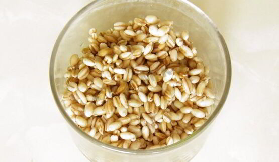 суп из рыбных консервов с перловкой