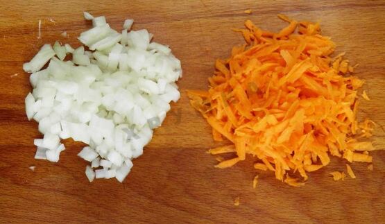 суп из рыбных консервов с перловкой