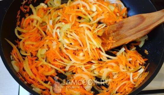 суп-пюре из грибов и патиссонов