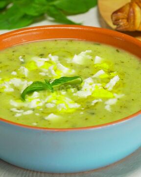 Суп-пюре из кабачков с базиликом