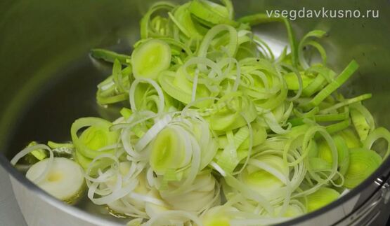 суп-пюре из кабачков с базиликом