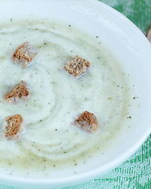 Суп-пюре из кабачков с сельдереем