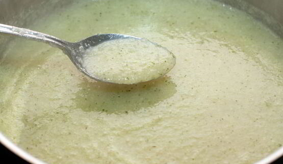 суп-пюре из кабачков с сельдереем