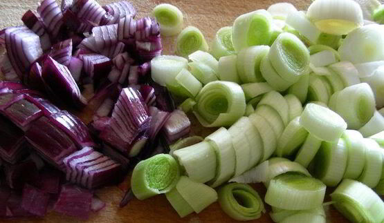 суп-пюре из пастернака с кедровыми орешками