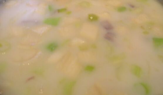 суп-пюре из пастернака с кедровыми орешками