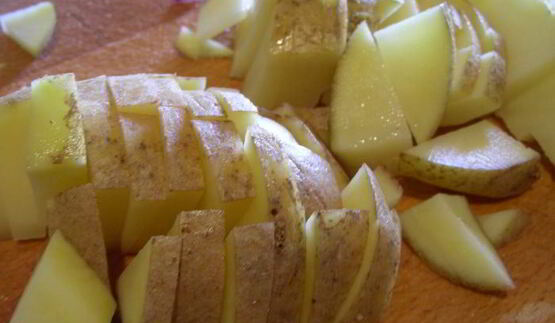 суп-пюре из пастернака с кедровыми орешками