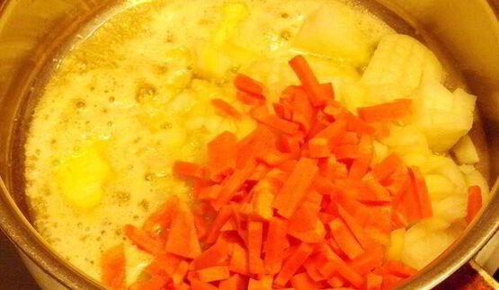 суп-пюре из репы, сельдерея, курицы и тыквы