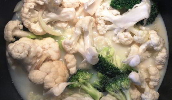 суп-пюре из цветной капусты, фенхеля и брокколи