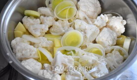 суп-пюре из цветной капусты и картофеля