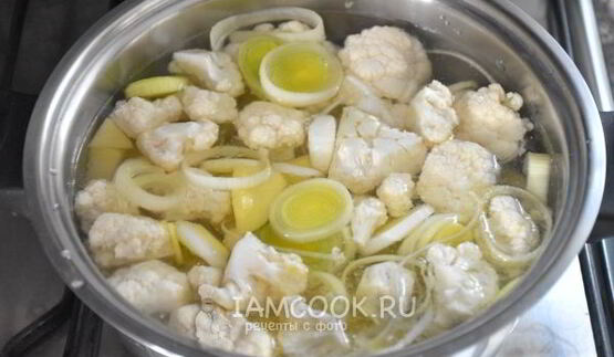 суп-пюре из цветной капусты и картофеля