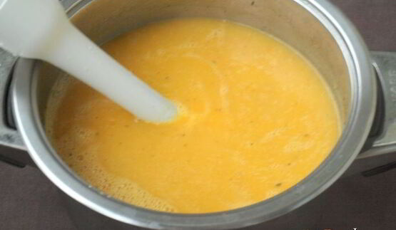 суп-пюре из тыквы с сельдереем