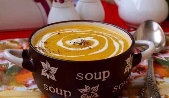 суп-пюре из тыквы с сельдереем