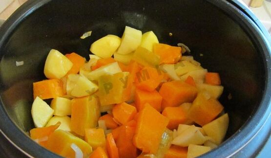 суп-пюре из тыквы со сливками в мультиварке