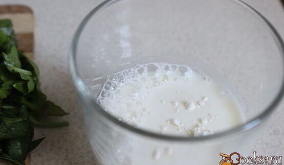 суп-пюре со щавелем и шпинатом