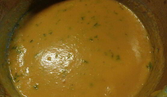 тыквенно-томатный суп-пюре с беконовыми жгутиками