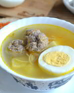 Суп с фрикадельками и яйцом