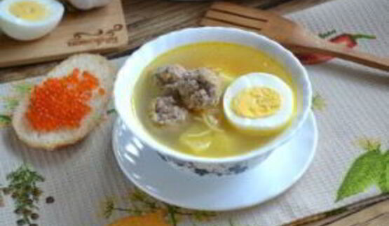 суп с фрикадельками и яйцом