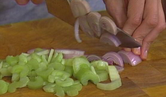 суп с миндалем и стручковой фасолью