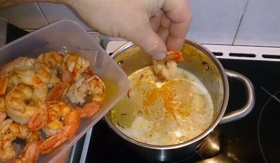 суп том ям c тигровыми креветками