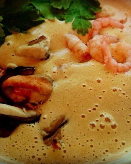 Рецепт сырного крема-супа с морепродуктами на рыбном бульоне